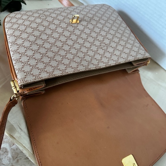 Authentic Celine MacAdam Shoulder Bag. - Picture 14 of 17